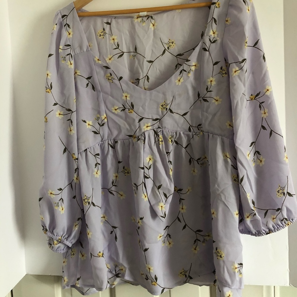 Women’s light floral print top size L